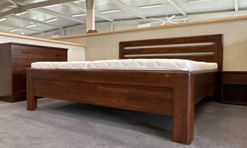 Postel z masivu - Adriana lux