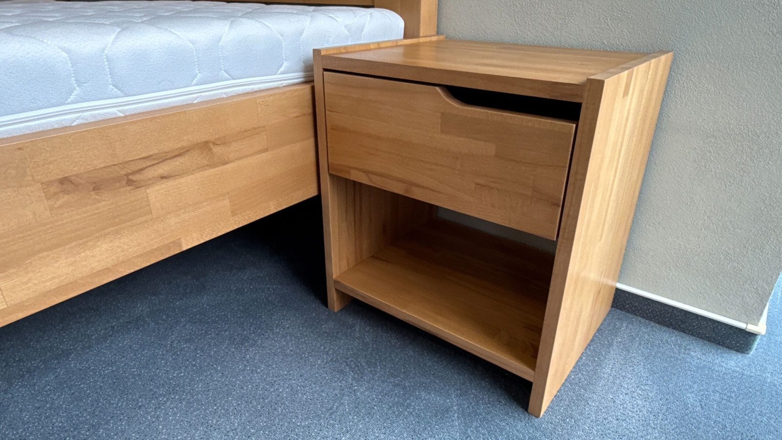 Postel z masivu Erika - Obrázek 4