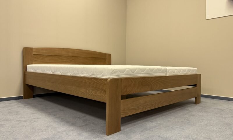 Postel z masivu Justina