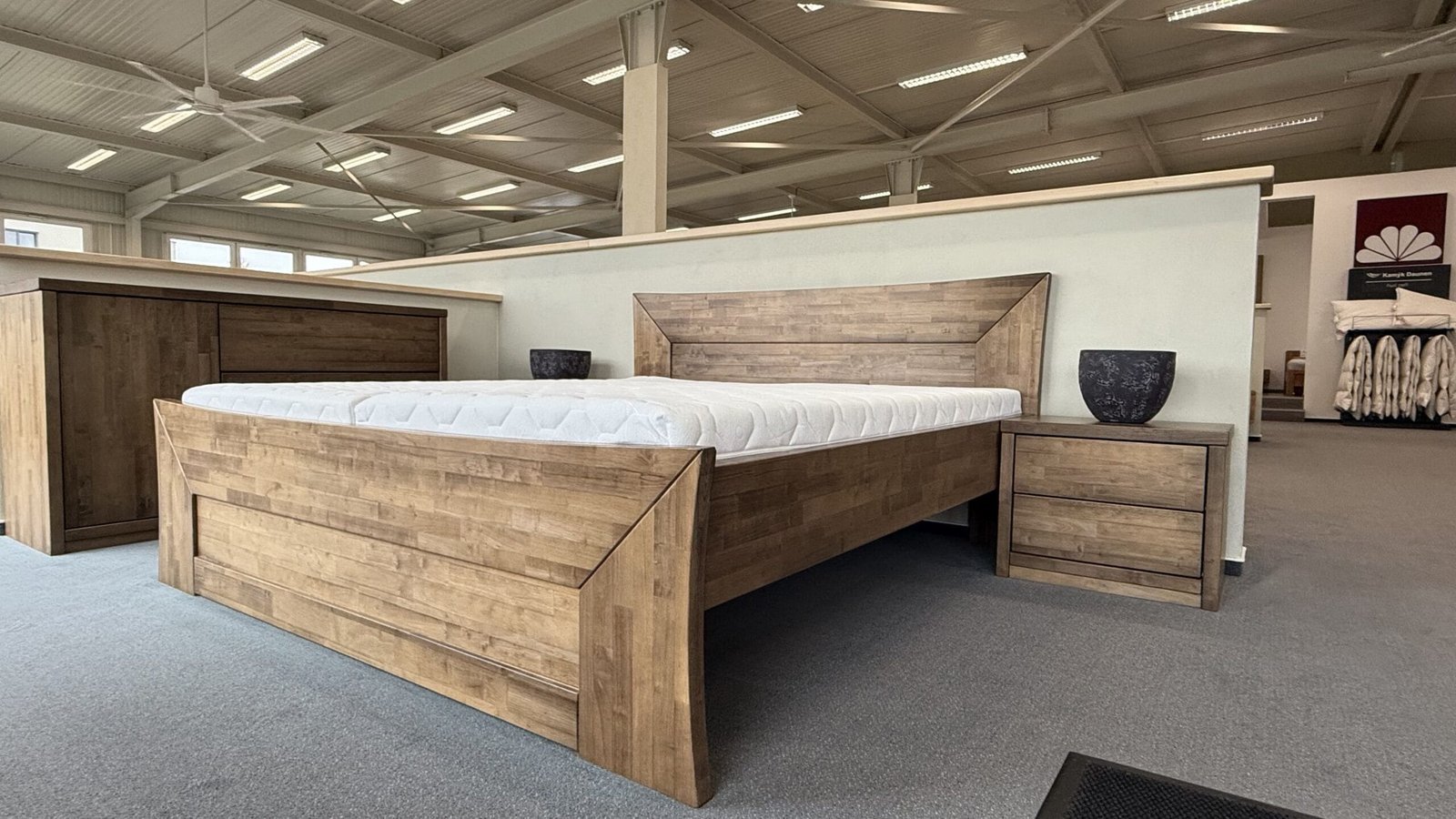 Postel z masivu Vanesa