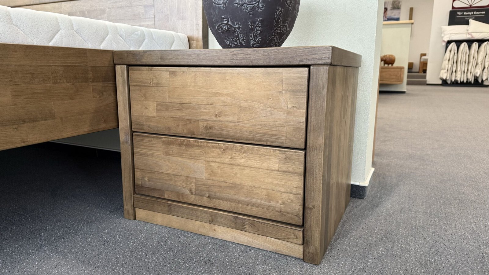 Postel z masivu Vanesa - Obrázek 4